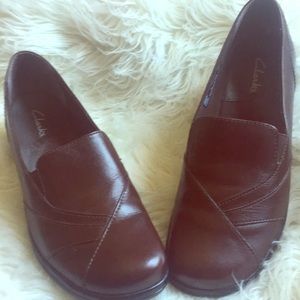 Clark’s brown leather slip on shoes (new)